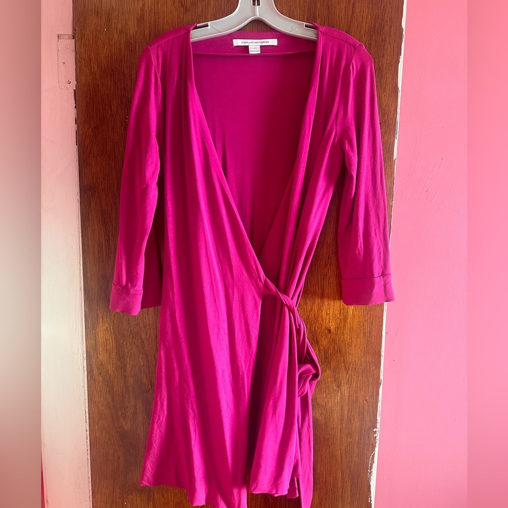 DIANE VON FURSTENBERG DVF PRINT WRAP DRESS Size 4